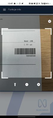Screenshot przedstawiający włączoną funkcję aparatu.